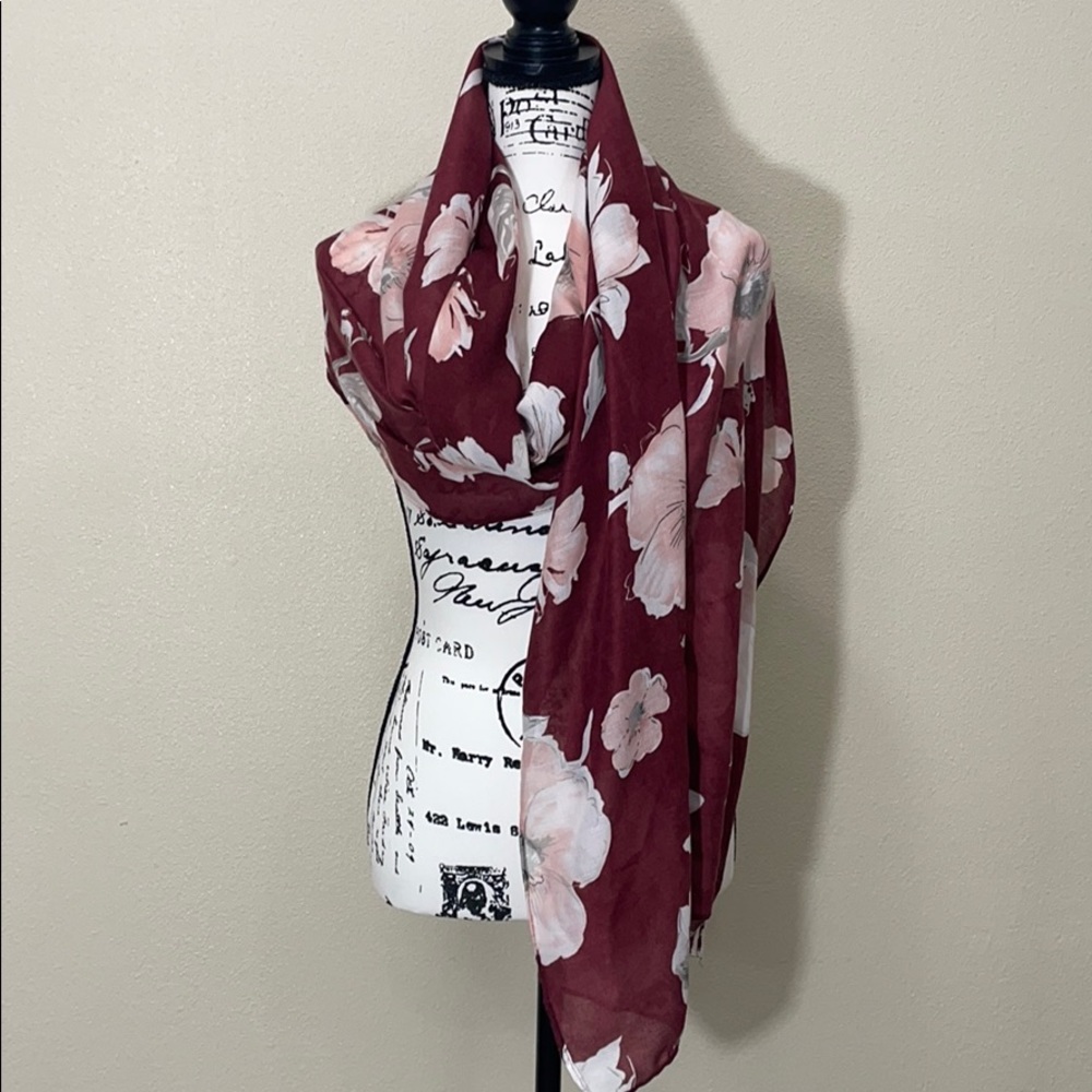 Jessica Simpson Scarve